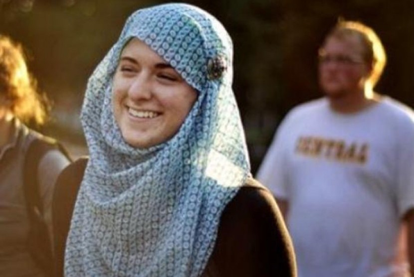 Mahasiswi di Michigan University memakai hijab.