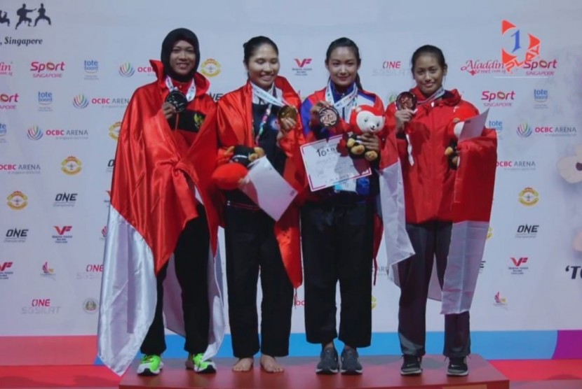 Mahasiswi semester III Pendidikan Olahraga (POR), Fakultas Keguruan dan Ilmu Pendidikan (FKIP), Universitas Muhammadiyah Surakarta (UMS), Dela Kusumawati menyabet medali perak pada kejuaraan 18th World Pencak Silat Championship 2018 di Singapura mewakili Indonesia pada nomor tanding putri kelas C 55-60 kg. 