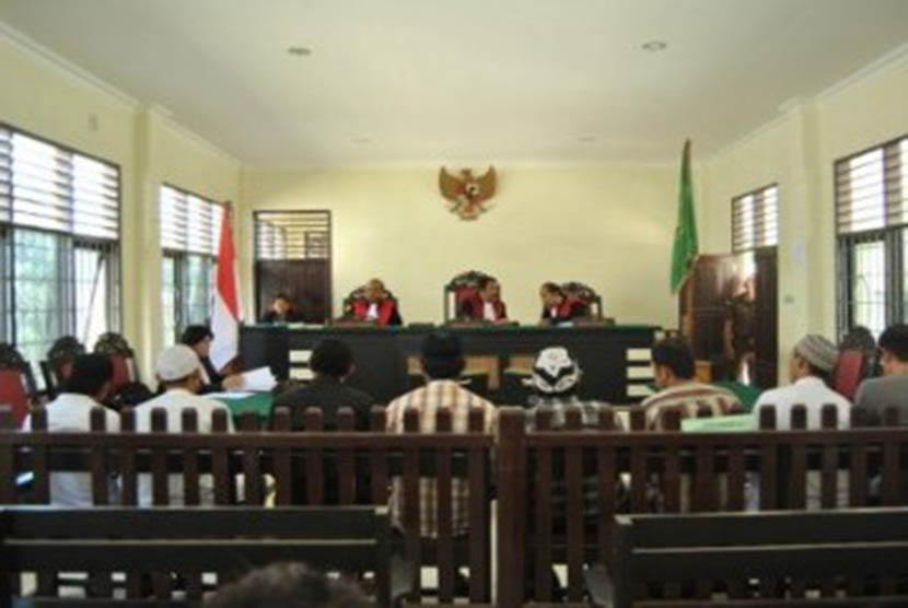Majelis hakim saat menggelar sidang di pengadilan (ilustrasi).