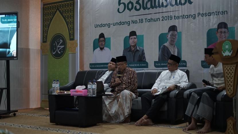 Majelis Masyayikh kembali menyelenggarakan sosialisasi Undang-Undang No. 18 Tahun 2019 tentang Pesantren di Pondok Pesantren As'ad, Kota Jambi, pada Rabu (16/10/2024). 