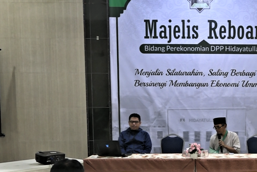 Majelis Reboan DPP Hidayatullah membahas peluang dan tantangan IoT dalam pengembangan ekonomi umat.