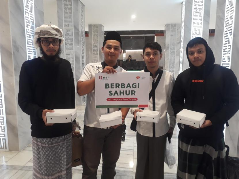 Majelis Telkomsel Taqwa Regional Jawa Tengah menggandeng Rumah Zakat dalam Program Ramadhan.