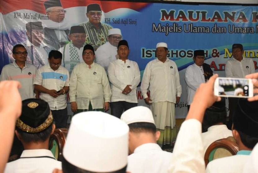 Majelis Ulama dan Umara Nusantara (MAULANA) menggelar Istighotsah dan Munajat Anak Bangsa di Pesantren Ekonomi Darul Uchwah, Kedoya, Jakarta, Rabu (19/9) malam.