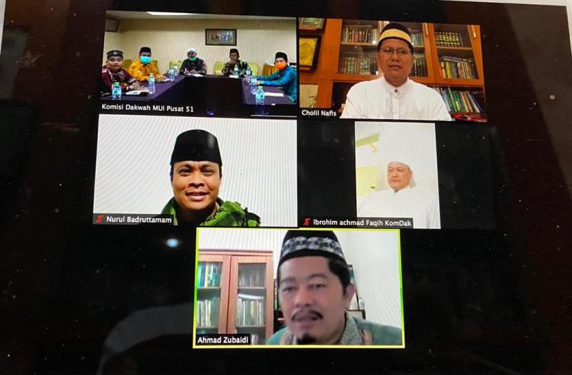  MUI Sambut Kepulangan Dai yang Berdakwah di Papua. Majelis Ulama Indonesia (MUI) Pusat menyambut kepulangan Dai MUI Berkhidmah secara daring pada Senin (14/9).