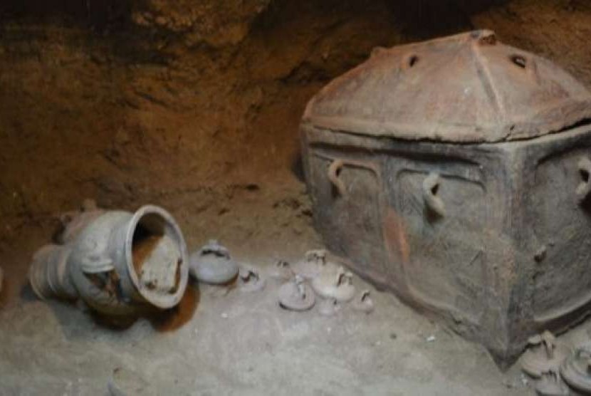 Makam yang ditemukan berusia 3400 tahun.