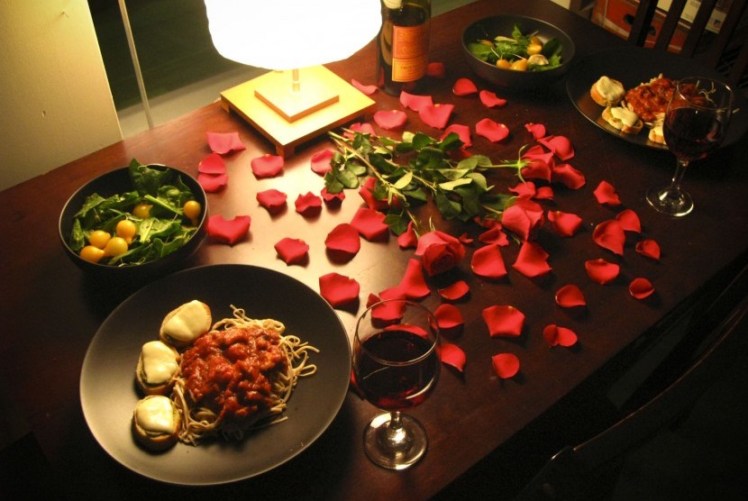 Makan malam romantis