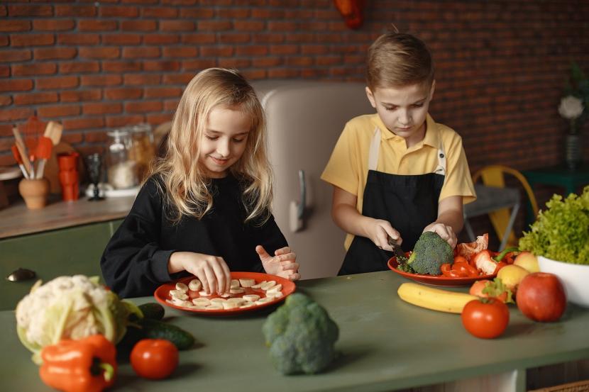 Orangtua harus tahu dulu penyebab anak ogah makan sayur.