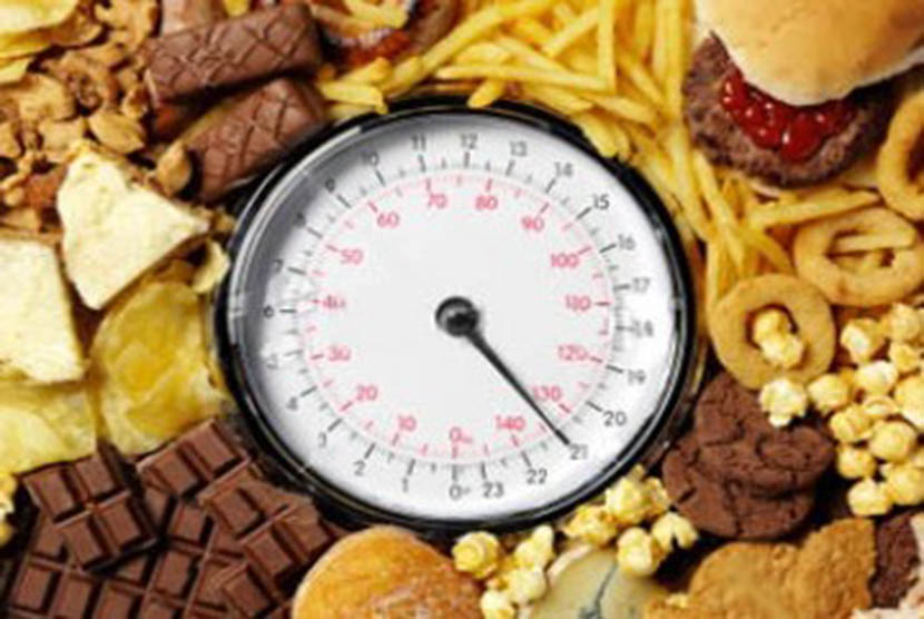 Mengurangi kalori (ilustrasi).