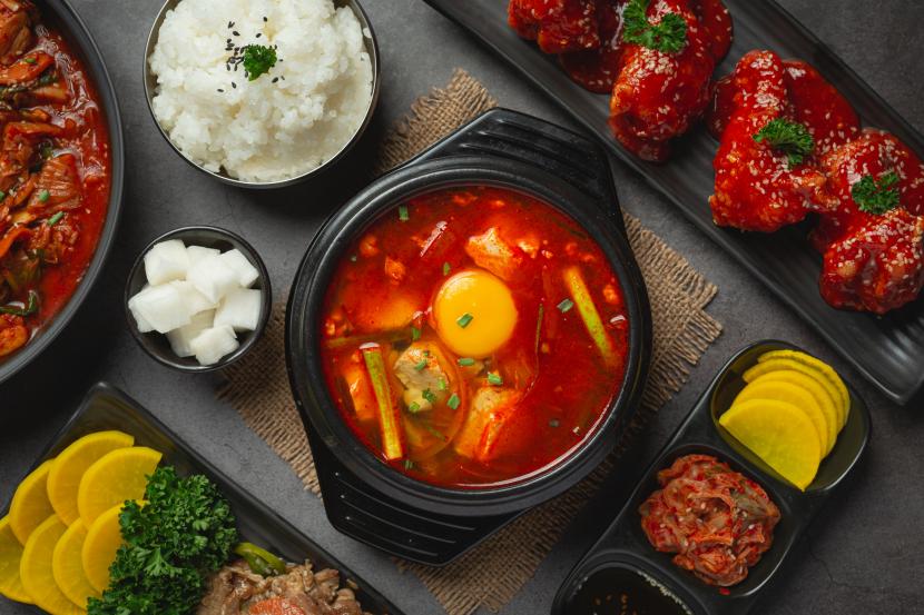 Makanan Korea Selatan (ilustrasi). Ada beberapa restoran yang menyajikan makanan Korea Selatan di Indonesia yang sudah mengantongi sertfikat halal.
