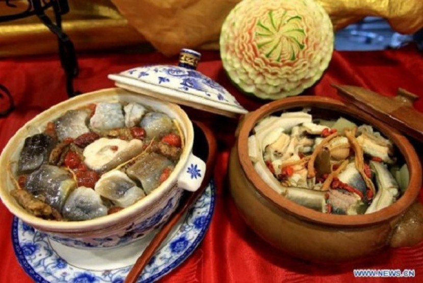 Makanan terbuat dari batu