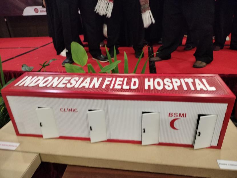 Maket Rumah Sakit Lapangan Indonesia berbahan kontainer