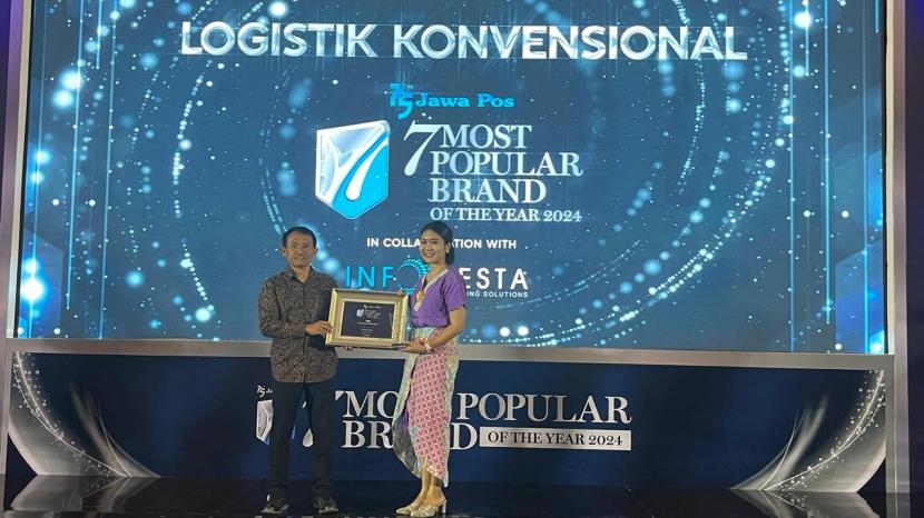 Malam penghargaan Seven Most Popular Brand of the Year. 