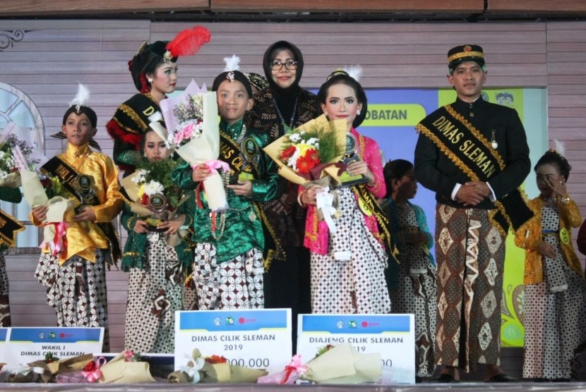 Malam Penobatan Pemilihan Dimas Diajeng Cilik Sleman 2019 di Atrium Sleman City Hall (SCH) di Kabupaten Sleman, Daerah Istimewa Yogyakarta, pekan lalu. 