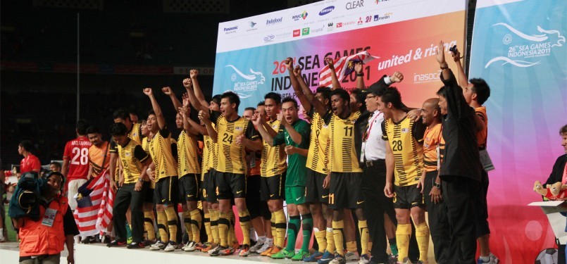 Malaysia berhasil meraih medali emas cabang sepak bola SEA Games 2011 setelah menaklukkan Indonesia lewat adu penalti, GBK Jakarta, Senin, (21/11). (Republika Online/Fafa)