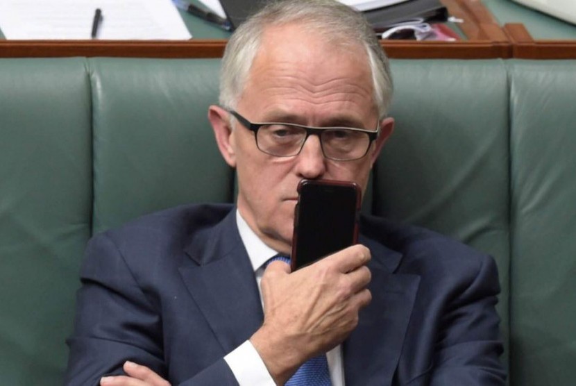 Malcolm Turnbull menggunakan aplikasi pilihan sendiri untuk berkomunikasi. 