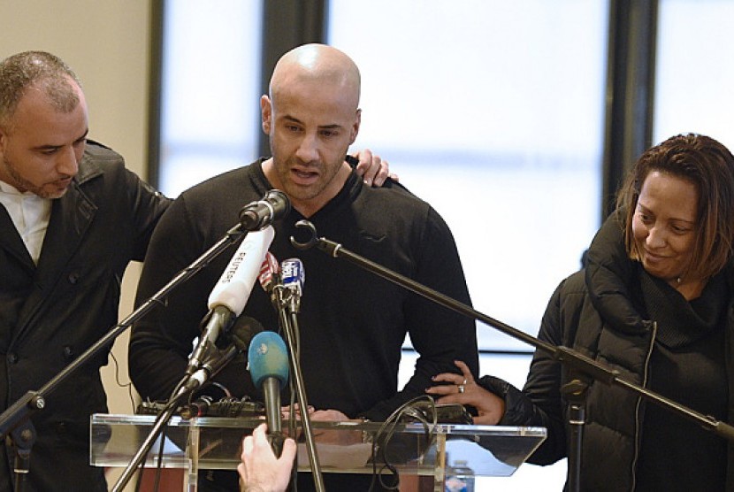 Malek Merabet, saudara polisi Muslim yang terbenuh dalam serangan Charlie Hebdon.