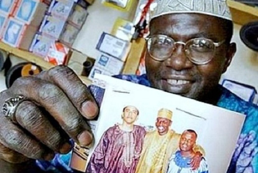 Malik Obama.