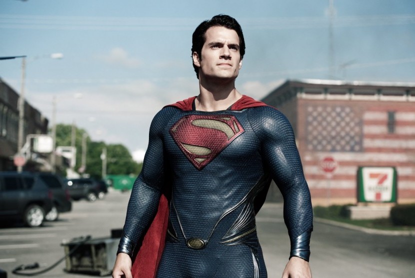 Film Man of Steel yang dibintangi Henry Cavill.