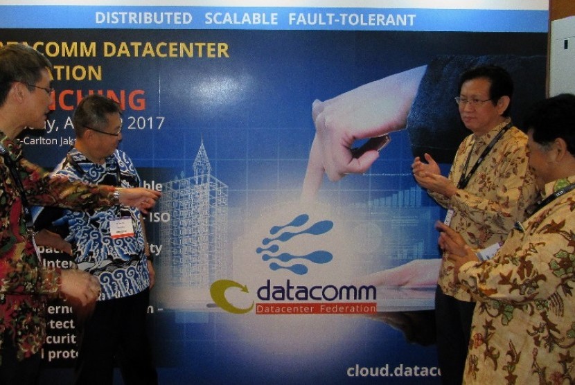 Manajemen Datacomm Dian Graha saat peluncuran Datacomm Datacenter Federation di Jakarta (5/4). 