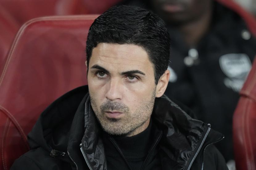 Pelatih Arsenal Mikel Arteta melihat jelang pertandingan sepak bola Grup A Liga Europa antara Arsenal dan FC Zurich di Stadion Emirates di London, Inggris, Jumat (4/11/2022) dini hari WIB.