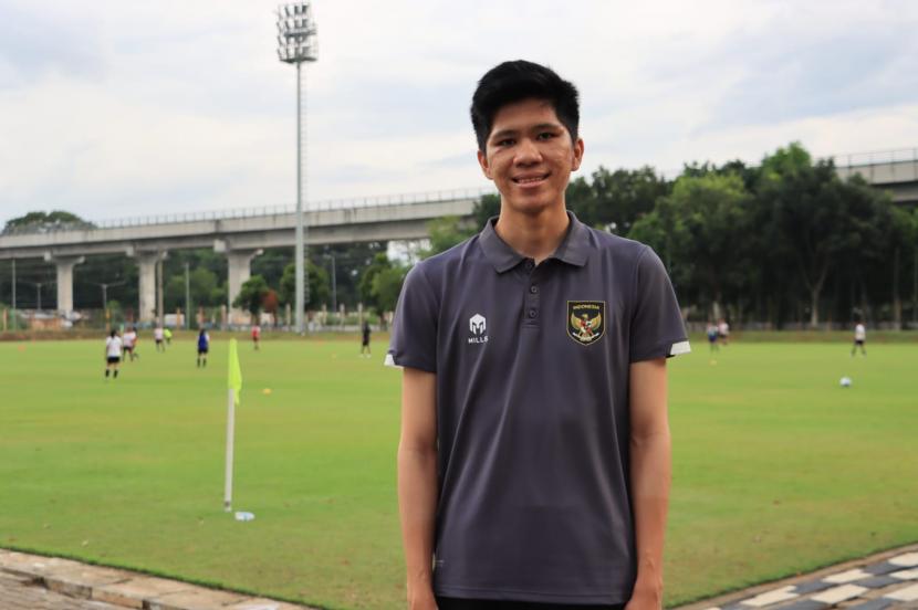 Manajer baru Timnas sepak bola Putri Indonesia U-18, Akhmad Gunadi Nadalsyah. 