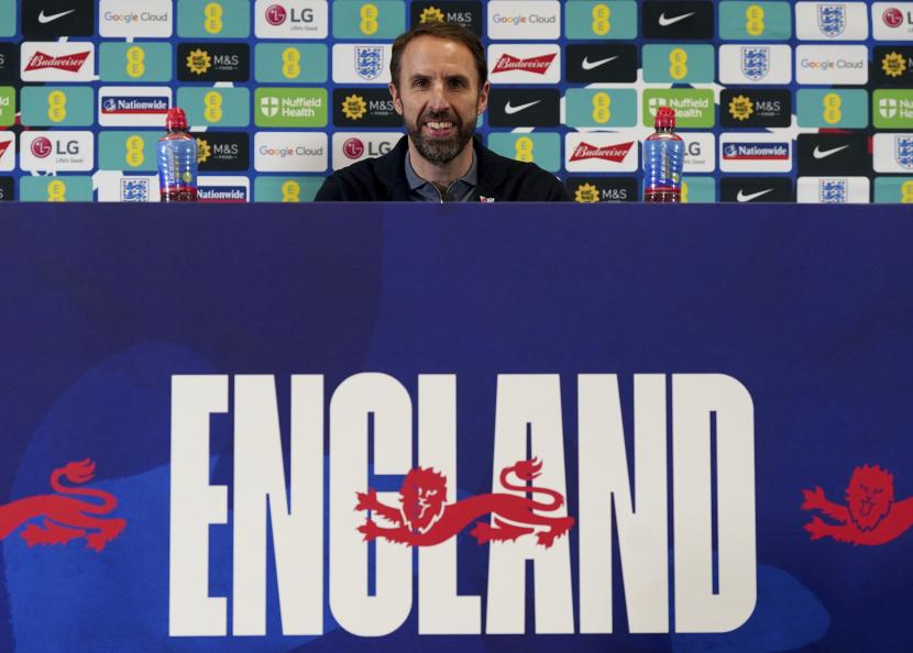 Pelatih timnas Inggris Gareth Southgate berbicara selama pengumuman skuad Inggris di Piala Dunia 2022 di St George.