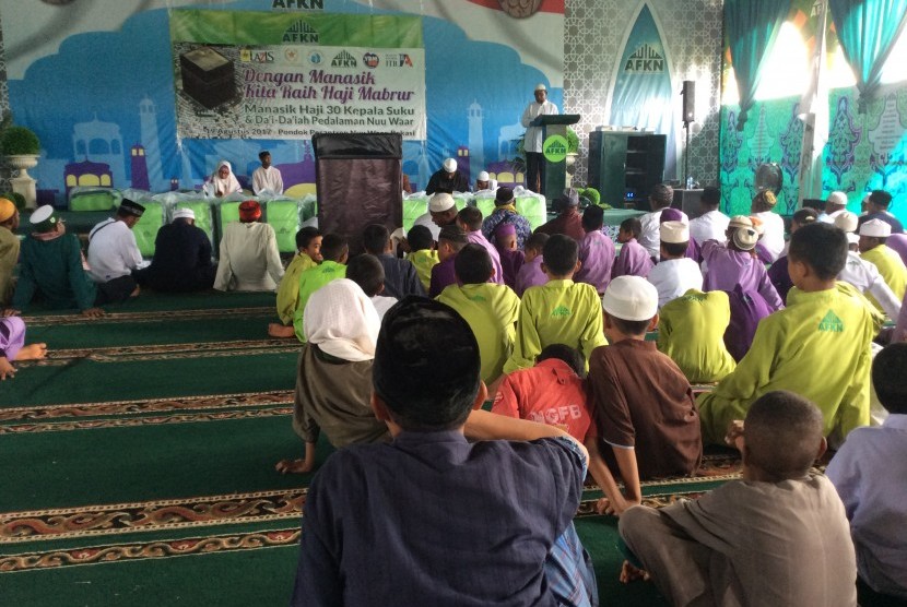 Manasik Haji 30 Kepala Suku Papua di Pesantren AFKN, Bekasi, Jawa Barat, Ahad (20/8).