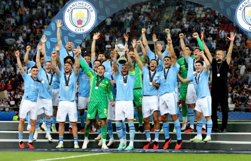 Manchester City merayakan gelar juara Piala Super Eropa.