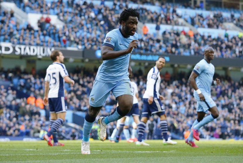 Manchester City's Wilfried Bony celebrates scoring their first goal 
