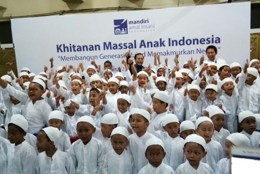 Mandiri Amal Insani (MAI) Foundation menyelenggarakan program tahunan Khitanan Massal Anak Indonesia 2017.