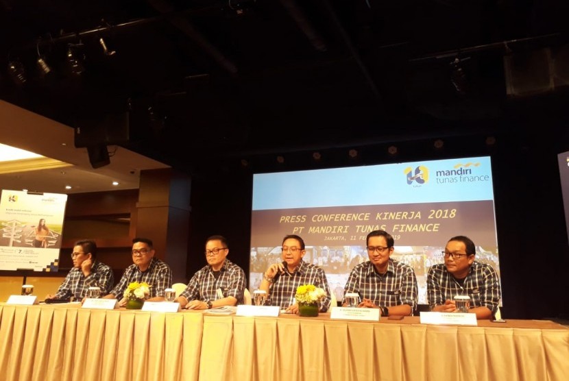 Mandiri Tunas Finance paparkan kinerja 2018 dan target 2019 dalam konferensi pers di Jakarta Pusat, Senin (11/2). 