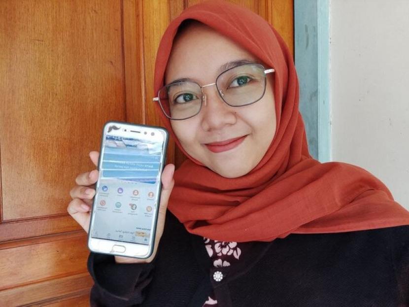 Manfaat dari Program JKN-KIS ini juga dirasakan salah satu peserta JKN-KIS yang berasal dari Kabupaten Lombok Timur Provinsi Nusa Tenggara Barat, dialah Wihadiyani Dwi Rahmah (23 tahun) yang akrab dipanggil Adiya.