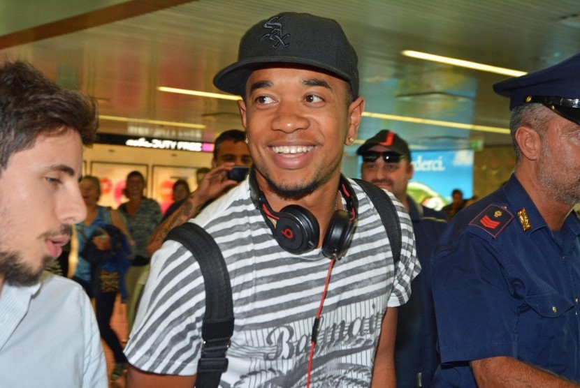 Mantan bek AC Milan, Urby Emanuelson.