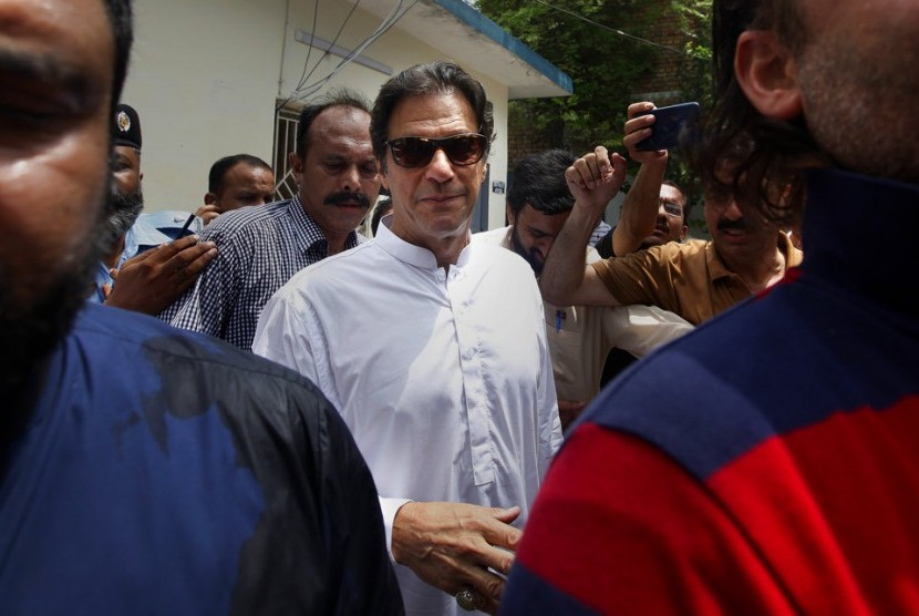 Mantan bintang kriket Pakistan yang menjadi politikus, Imran Khan.