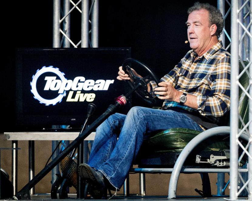 Mantan bintang Top Gear Jeremy Clarkson telah sembuh dari Covid-19. Ia menyebut penyakit akibat SARS-CoV-2 itu hampir merenggut nyawanya.