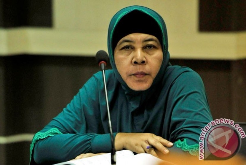 Mantan Bupati Kendal Siti Nurmarkesi