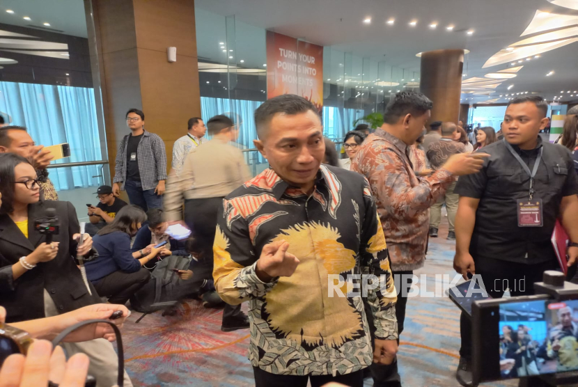 Mantan calon gubernur Jakarta Dharma Pongrekun memberikan keterangan usai penetapan Pramono-Rano sebagai gubernur dan wakil gubernur terpilih Jakarta di Hotel Pullman Central Park, Jakarta Barat, Kamis (9/1/2024)