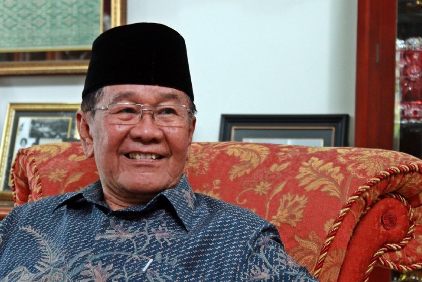 Mantan gubernur Sumatra Barat Hasan Basri Durin