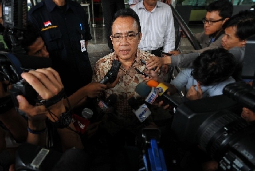 Mantan Kepala Bappenas, Paskah Suzetta, usai diperiksa di Komisi Pemberantasan Korupsi (KPK), Jakarta Selatan, Kamis (19/4). 