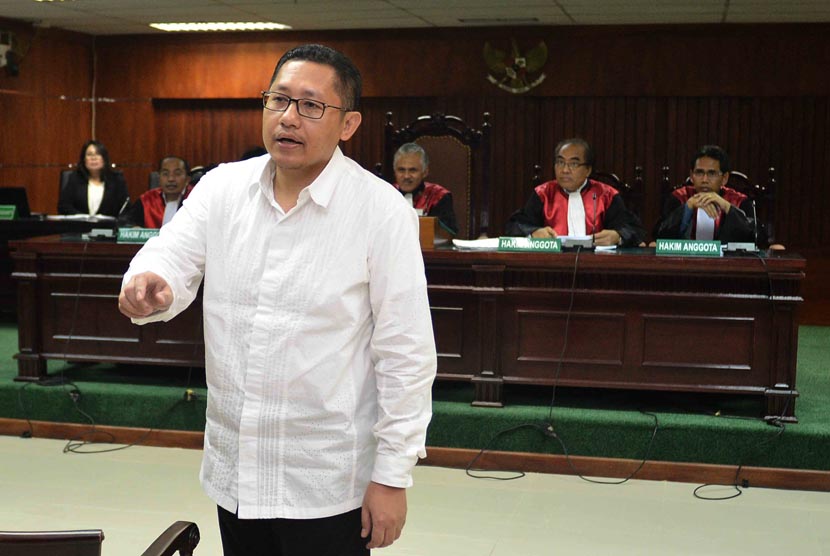 Mantan Ketua Umum Partai Demokrat Anas Urbaningrum menjadi saksi dengan terdakwa Teuku Bagus Muhammad Noor di Pengadilan Tipikor, Jakarta, Selasa (13/5).