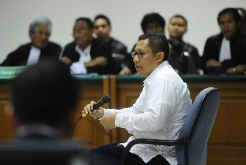 Mantan Ketua Umum Partai Demokrat Anas Urbaningrum menjalani sidang perdana dugaan gratifikasi proyek Hambalang dan proyek lainnya dengan agenda dakwaan di Pengadilan Tindak Pidana Korupsi (Tipikor) Jakarta, Jumat (30/5)