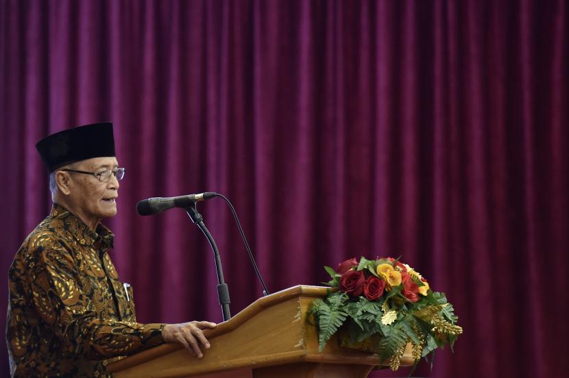 Mantan Ketua Umum PP Muhammadiyah Buya Syafii Maarif menyampaikan kuliah umum dalam acara Diversity Award 2018 di Wisma Antara, Jakarta, Kamis (29/3).