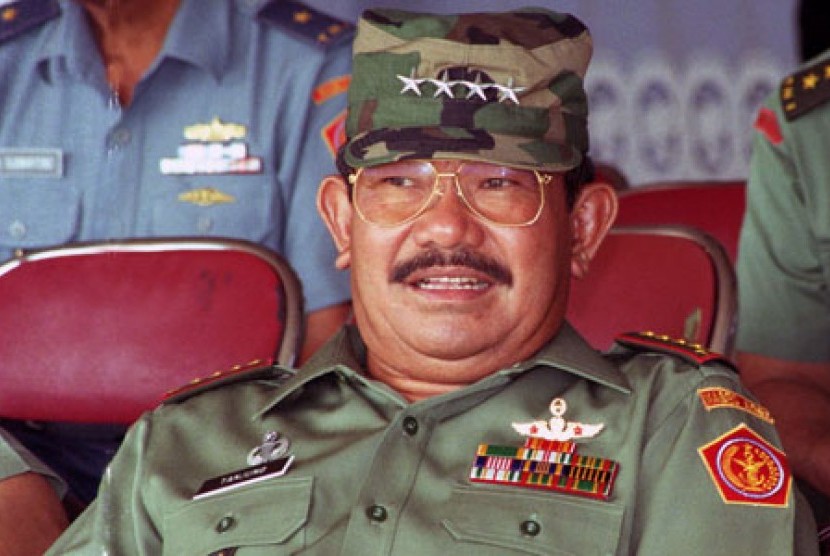 Mantan Menko Polkam Jenderal (purn) Feisal Tanjung