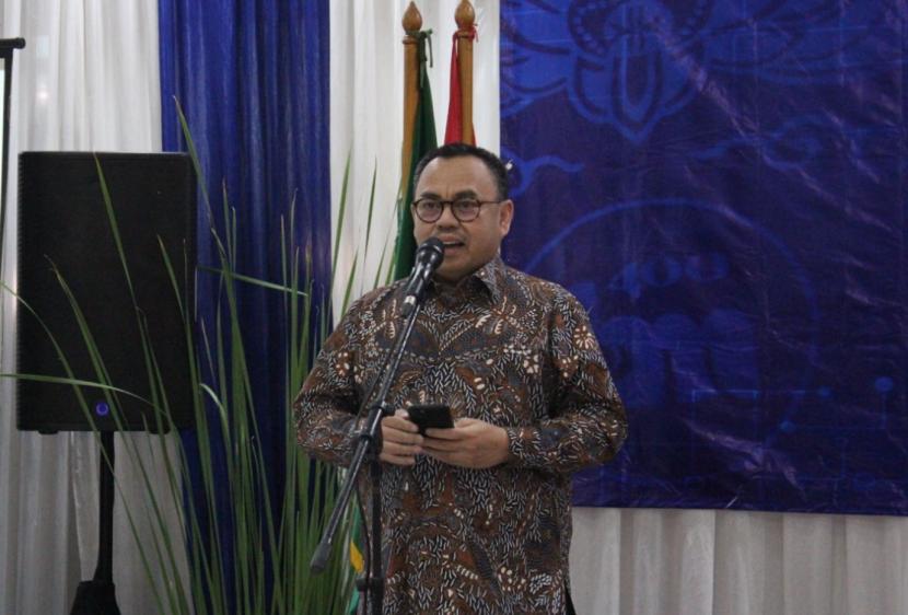 Mantan Menteri Energi dan Sumber Daya Mineral Sudirman Said mengungkapkan tentang lima tantangan Indonesia ke depan.