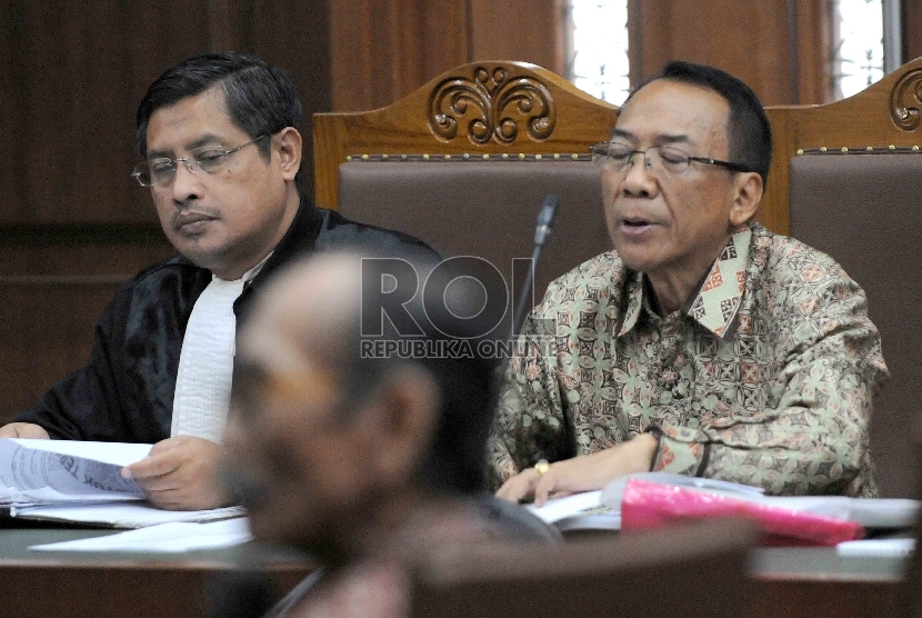  Mantan Menteri ESDM Jero Wacik menjalani sidang lanjutan di Pengadilan Tipikor, Jakarta, Selasa (22/12). 