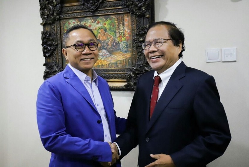 Mantan Menteri Kordinator Bidang Kemaritiman, Rizal Ramli, dan Ketua MPR Zulkifli Hasan (Kanan)