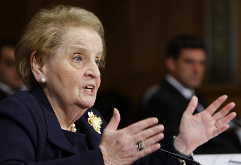 Mantan Menteri Luar Negeri Amerika Serikat (AS) Madeleine Albright berbicara di Capitol Hill pada 22 Oktober 2009. 