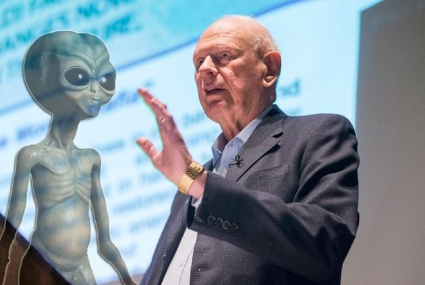 Mantan Menteri Pertahanan Kanada, Paul Hellyer