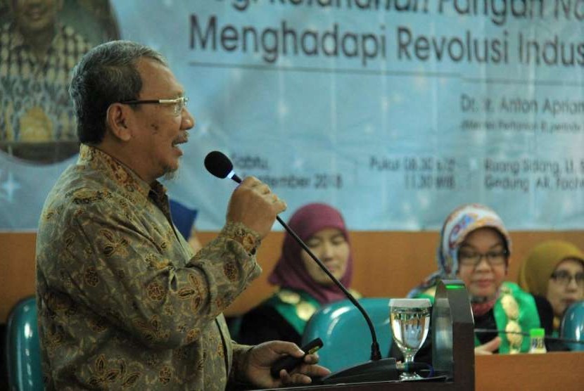 Mantan Menteri Pertanian Kabinet Indonesia Bersatu, Anton Apriyantono menyampaikan Pidato Milad Fakultas Pertanian (FP) Universitas Muhammadiyah Yogyakarta (UMY) ke-34. 