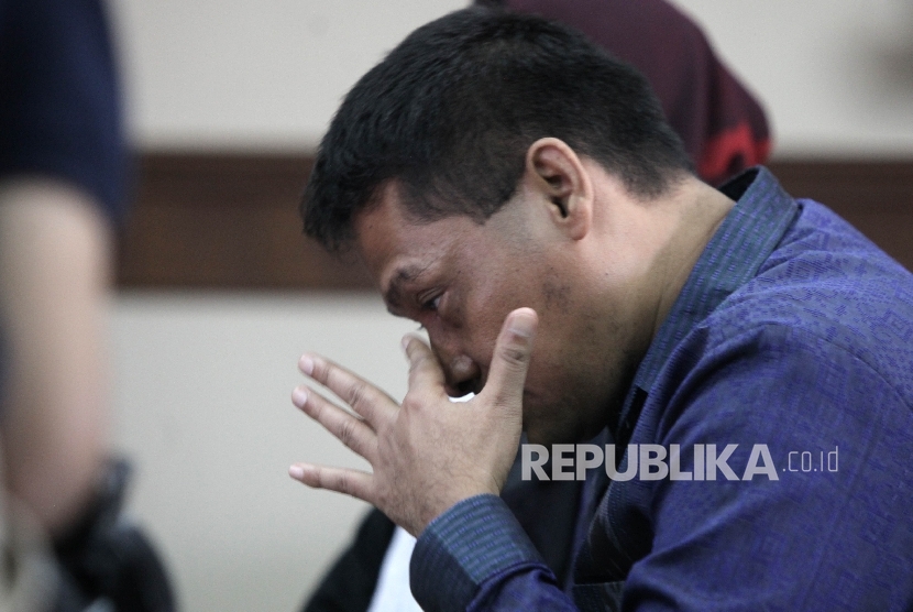Mantan panitera pengganti Pengadilan Negeri Jakarta Utara Rohadi yang menjadi terdakwa beberapa tindak pidana korupsi